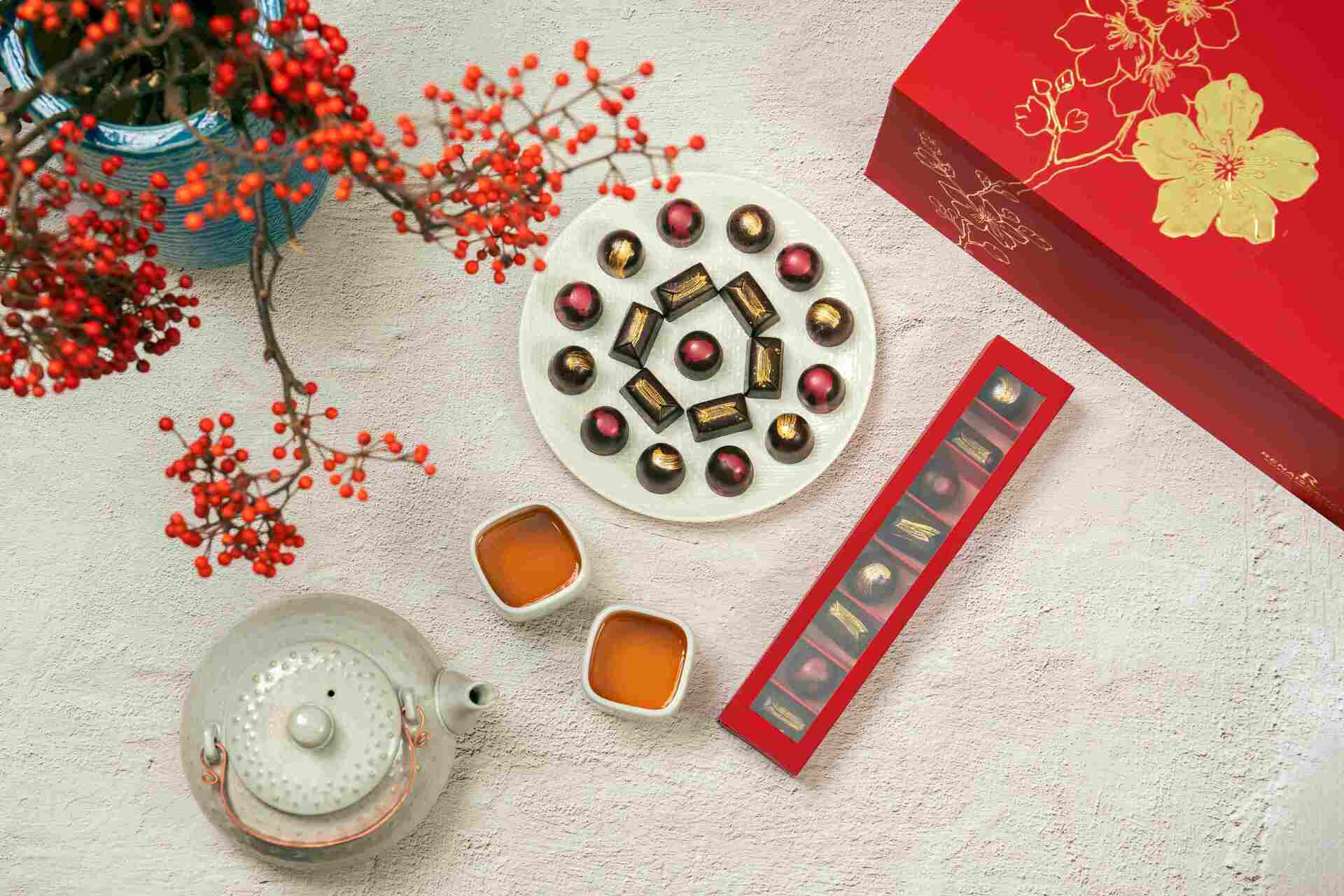 Tet Hamper 2023 From Renaissance Riverside Saigon