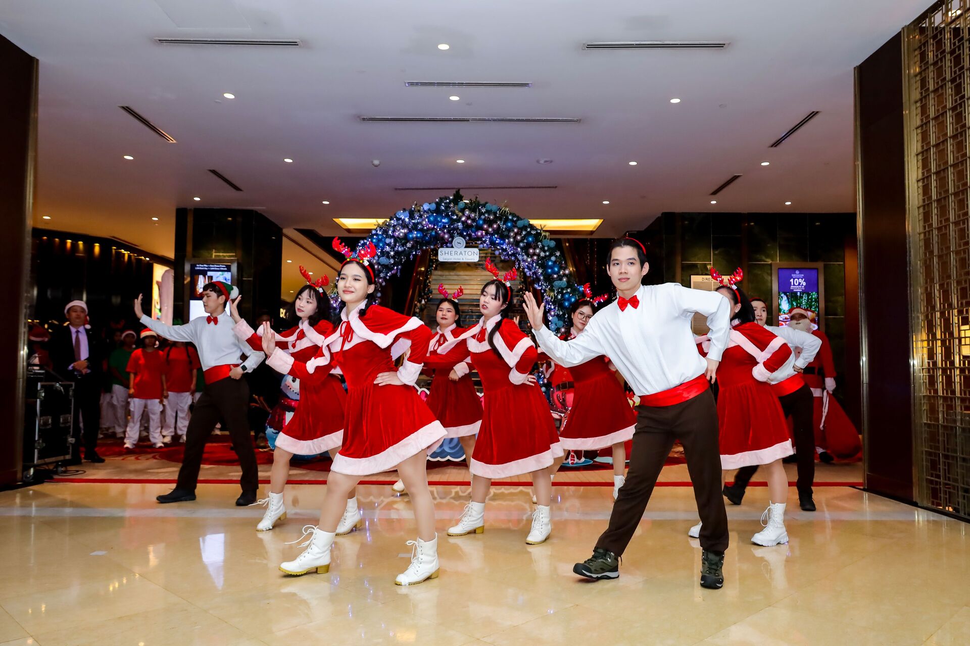Sheraton Saigon Hotel & Towers Rings In Holiday Season With Christmas Tree Lighting Ceremony 2023