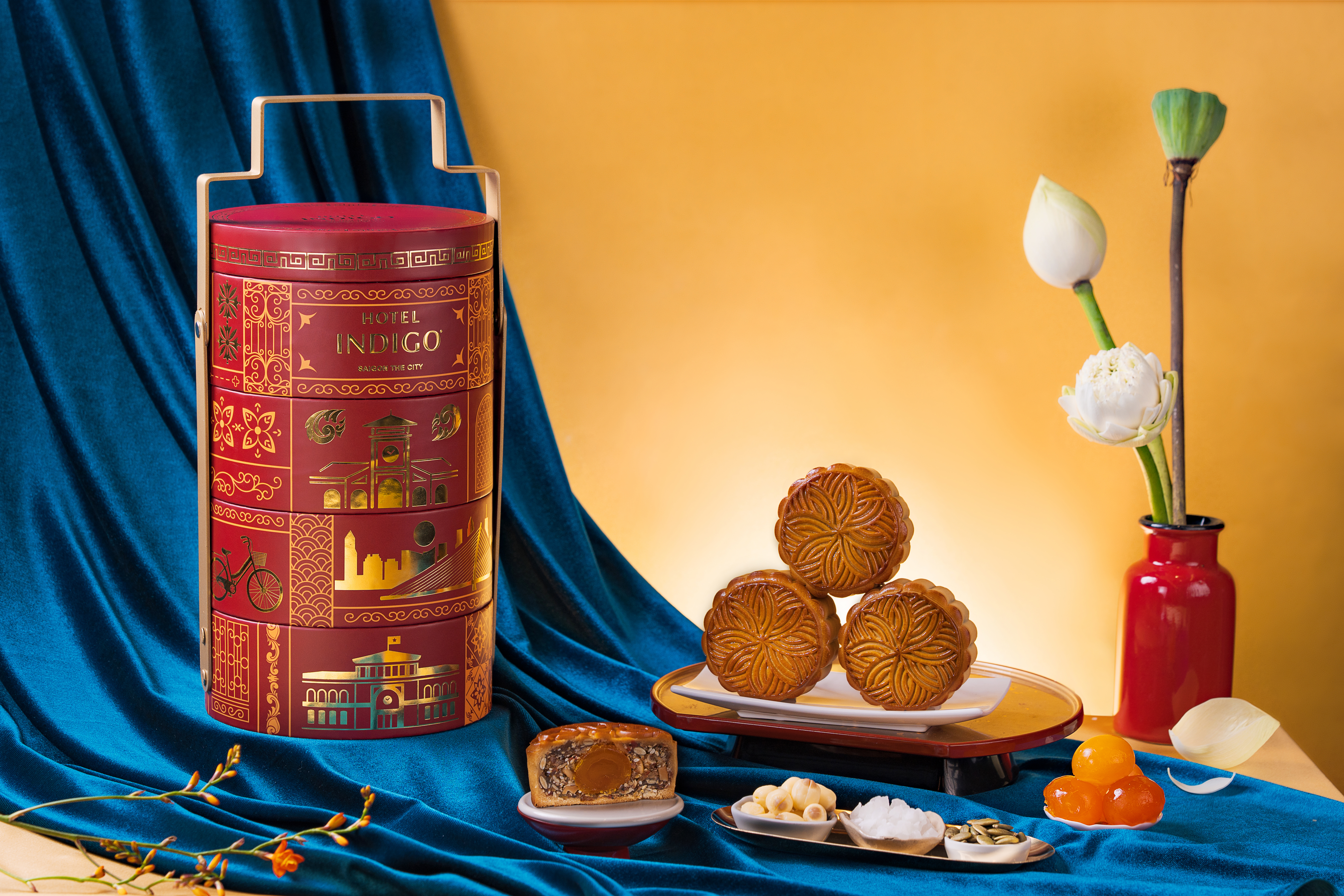 "Cà-Moon": Hotel Indigo Saigon The City’s First Mooncake Collection