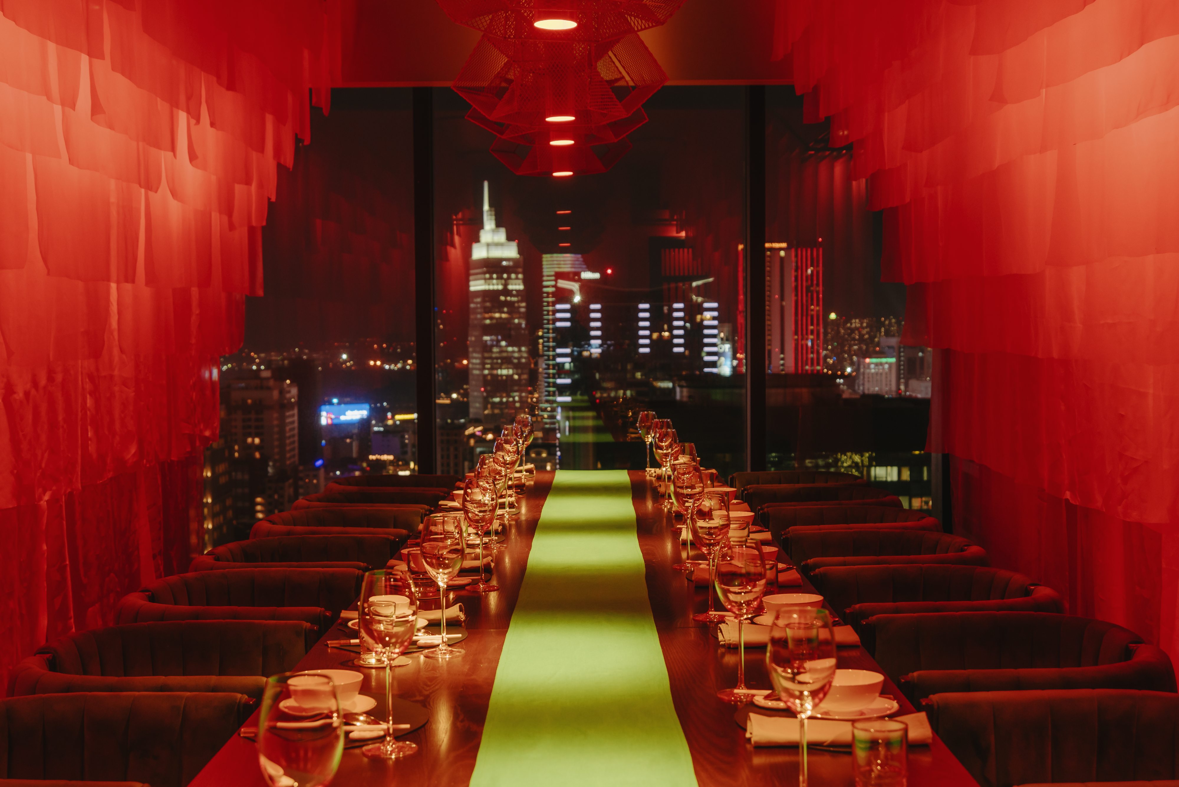 DẠ 夜 Dining<br>A Nocturne in Chinese Flavour