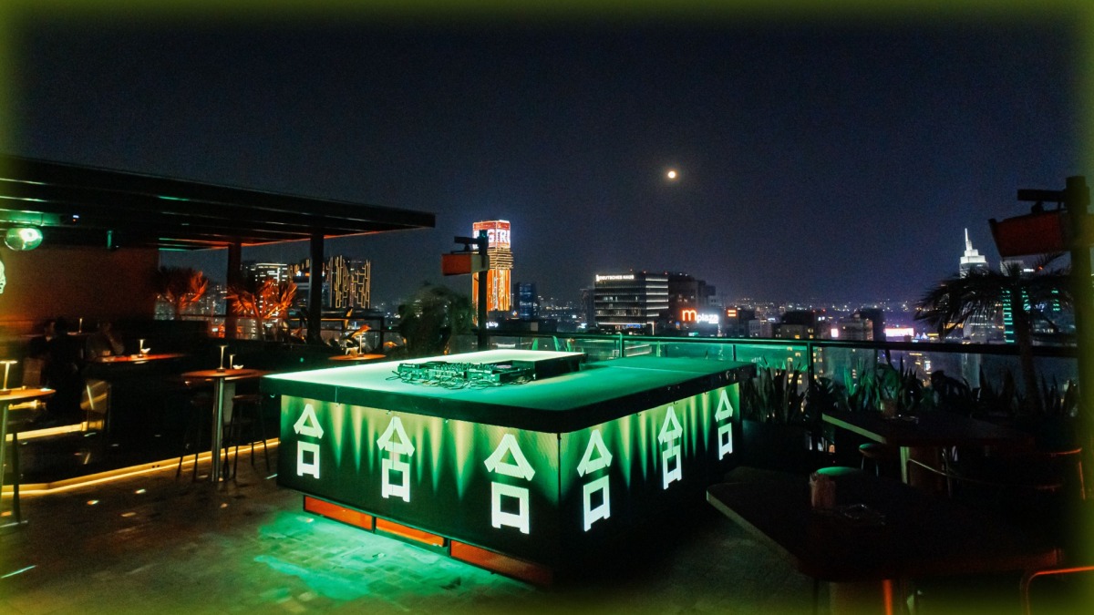 HỢP 合 Skybar