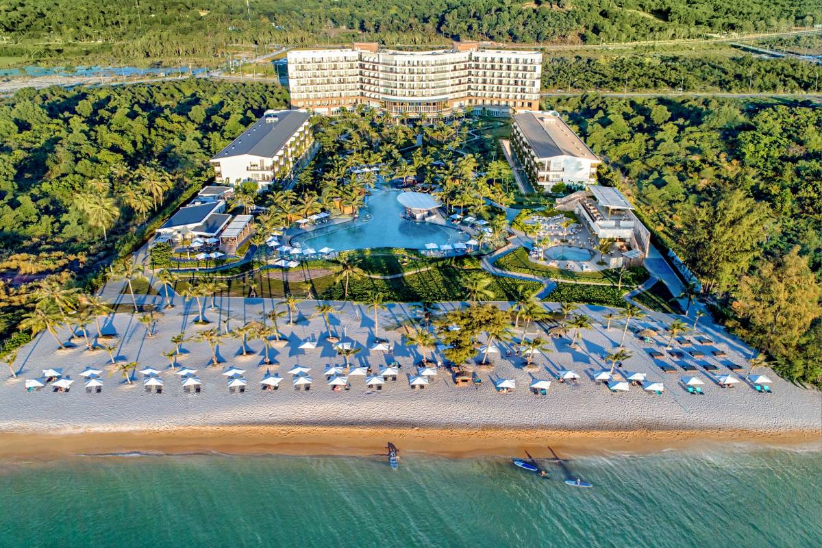 Ola Beach Club